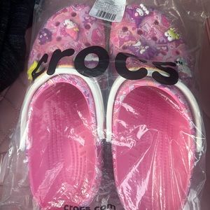 BRAND NEW HELLO KITTY CROCS SIZE 10W 8M
